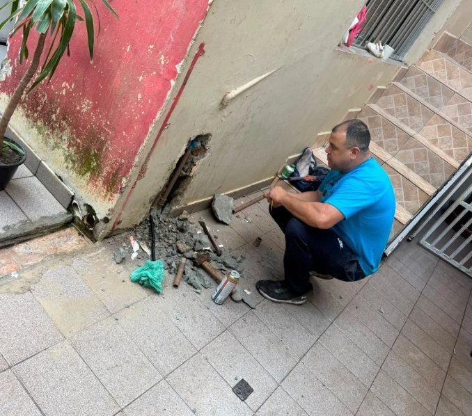 Reparo de Encanamento com Vazamento em Tubulação.