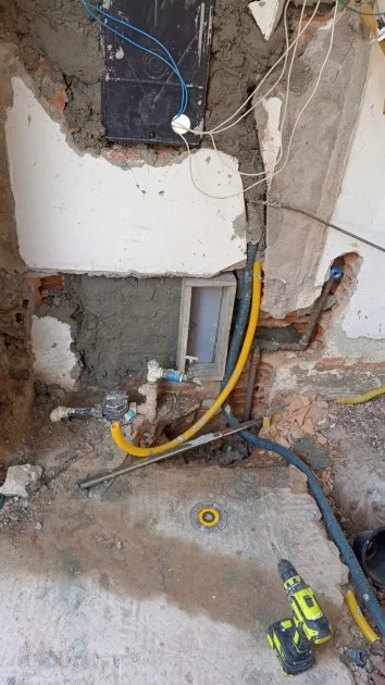 Passagem de Cabos Elétricos para Novos Pontos de Energia