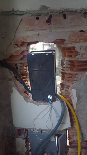 Passagem de Cabos Elétricos para Novos Pontos de Energia