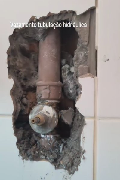Manutenção hidráulica - Reparo em registro de chuveiro. em São Paulo
